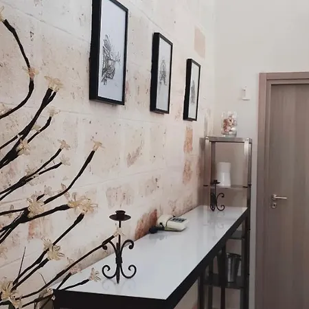 Casa In Pieno Centro Storico Vicino Ostuni E La Riserva Di Torre Quaceto Guest house *